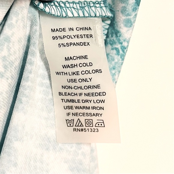 Vince Camuto Tank Blouse Medium Large Animal Print Aqua Flowy Sharkbite Casual - Picture 5 of 8